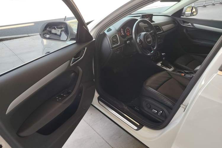 Used Audi Q3 2017 35 TFSI Fashion Model Driver Seat