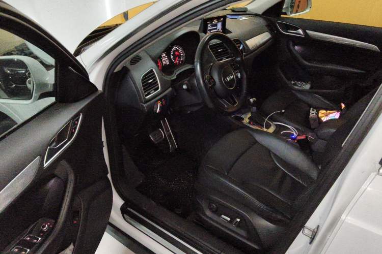 Used Audi Q3 2017 35 TFSI quattro all-wheel drive fashion model Driver Seat