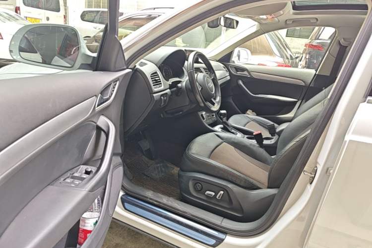 Used Audi Q3 2017 30 TFSI Fashion Model Driver Seat