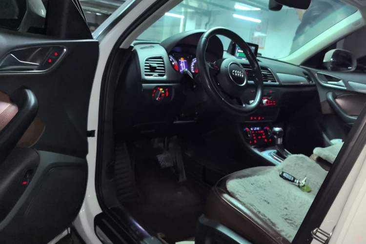 Used Audi Q3 2017 30 TFSI Fashion Model Driver Seat