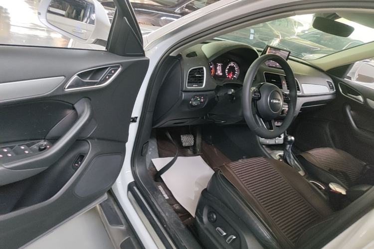 Used Audi Q3 2017 35 TFSI Fashion Model Driver Seat