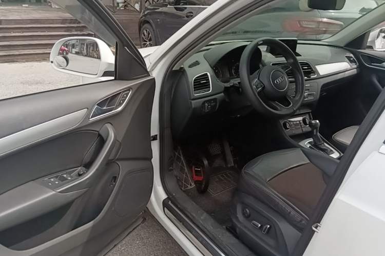 Used Audi Q3 2017 30 TFSI Fashion Model Driver Seat