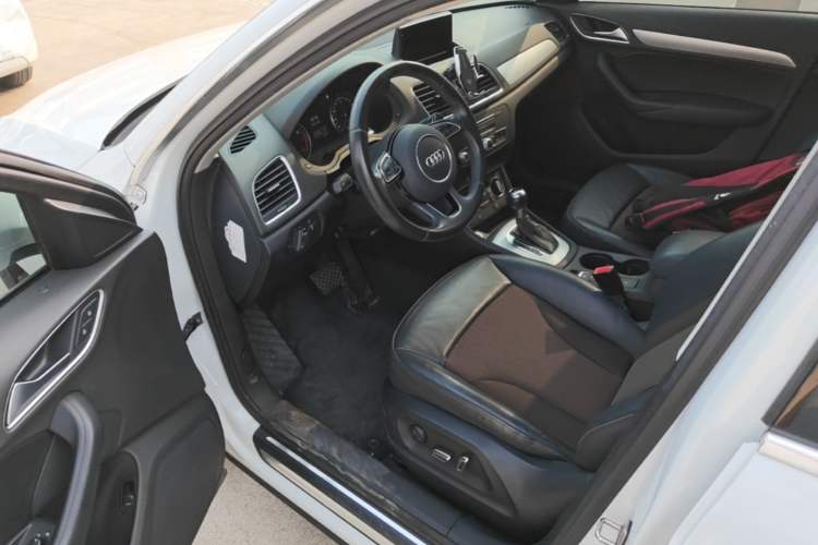 Used Audi Q3 2017 30 TFSI Fashion Model Driver Seat