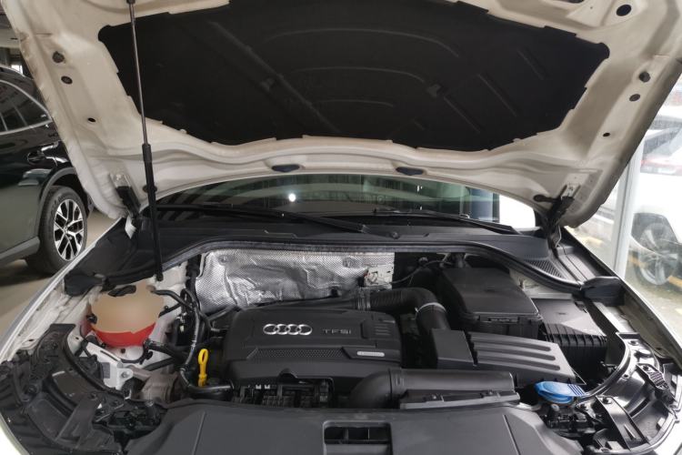 Used Audi Q3 2017 35 TFSI quattro all-wheel drive fashion model Engine Bay