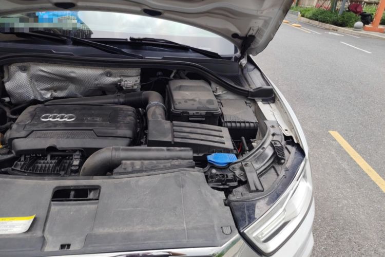 Used Audi Q3 2017 35 TFSI Fashion Model Engine Bay Left
