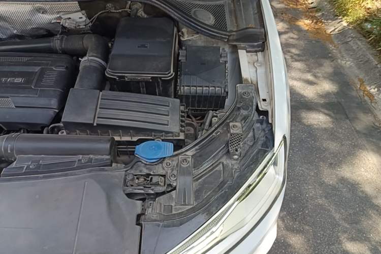 Used Audi Q3 2017 35 TFSI Fashion Model Engine Bay Left