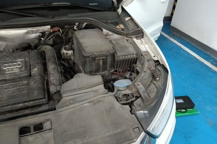 Used Audi Q3 2017 30 TFSI Fashion Model Engine Bay Left