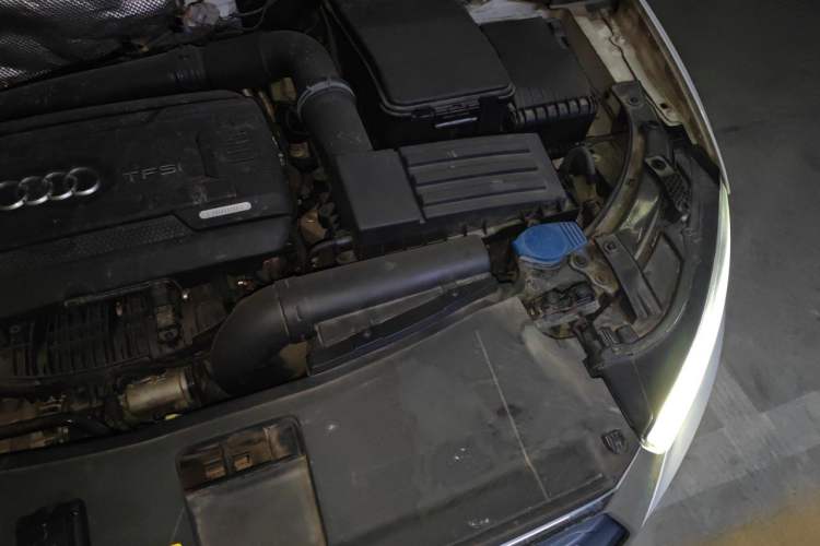 Used Audi Q3 2017 35 TFSI Fashion Model Engine Bay Left