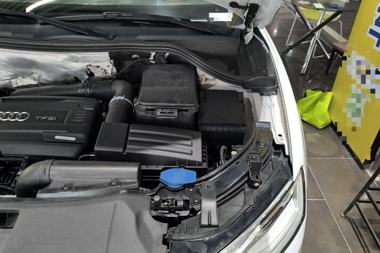 Used Audi Q3 2017 35 TFSI Fashion Model Engine Bay Left