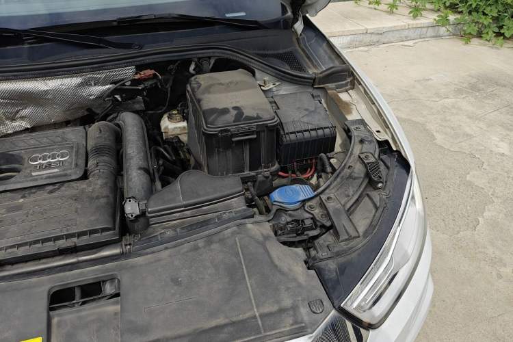 Used Audi Q3 2017 30 TFSI Fashion Model Engine Bay Left