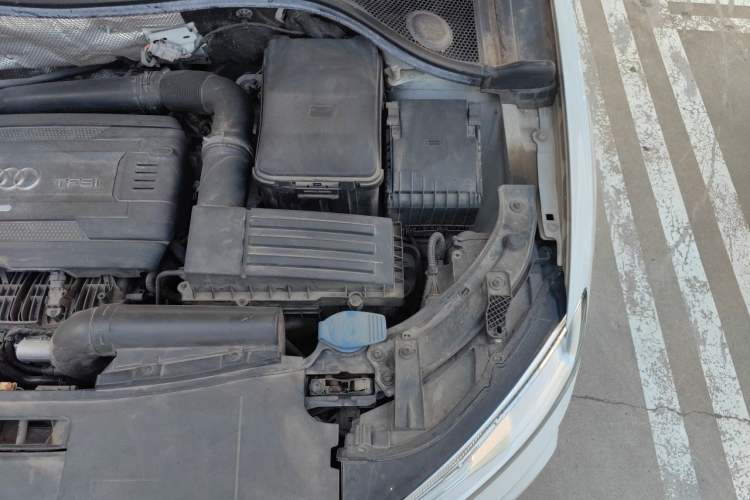 Used Audi Q3 2017 35 TFSI Fashion Model Engine Bay Left