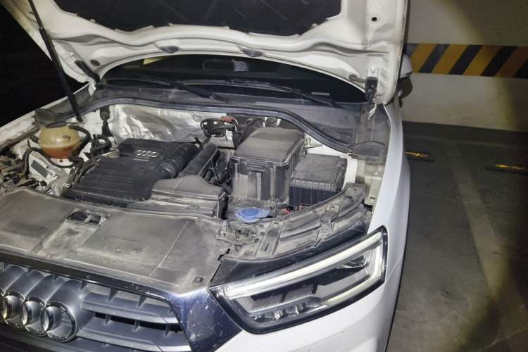 Used Audi Q3 2017 30 TFSI Fashion Model Engine Bay Left