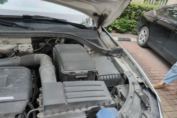 Used Audi Q3 2017 35 TFSI Fashion Model Engine Bay Left