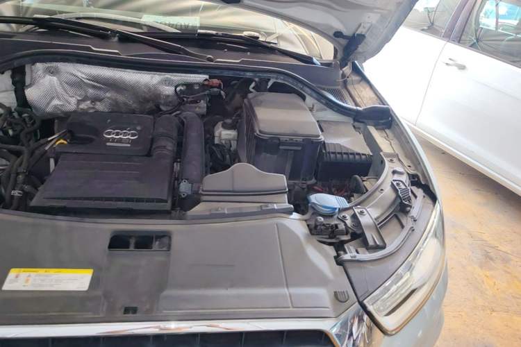 Used Audi Q3 2017 30 TFSI Fashion Model Engine Bay Left