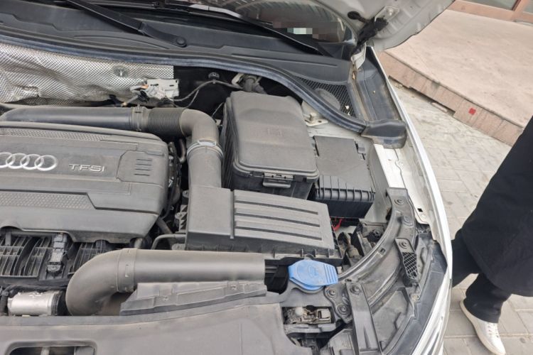 Used Audi Q3 2017 35 TFSI Fashion Model Engine Bay Left
