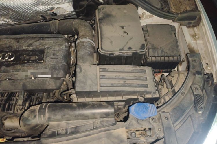 Used Audi Q3 2017 35 TFSI Fashion Model Engine Bay Left