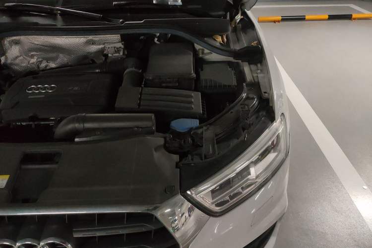 Used Audi Q3 2017 35 TFSI quattro all-wheel-drive sport model Engine Bay Left