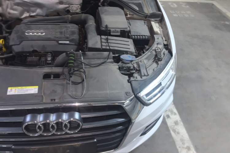 Used Audi Q3 2017 35 TFSI quattro all-wheel drive fashion model Engine Bay Left