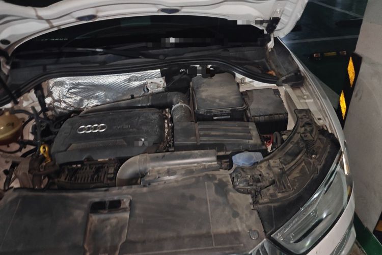 Used Audi Q3 2017 35 TFSI Fashion Model Engine Bay Left