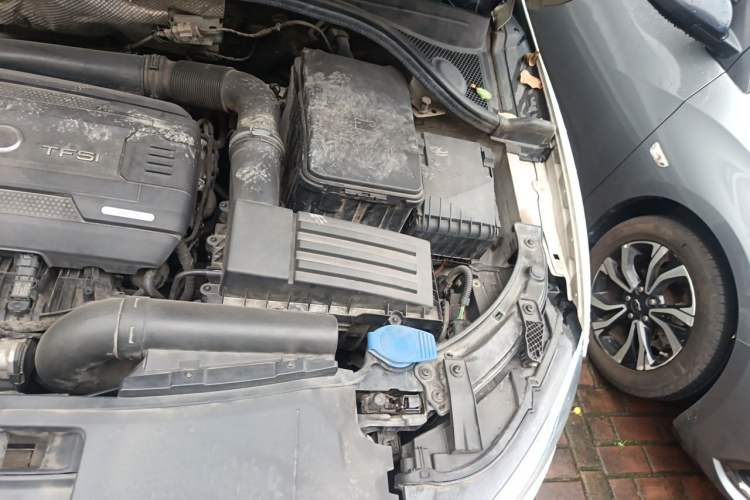 Used Audi Q3 2017 35 TFSI Fashion Model Engine Bay Left