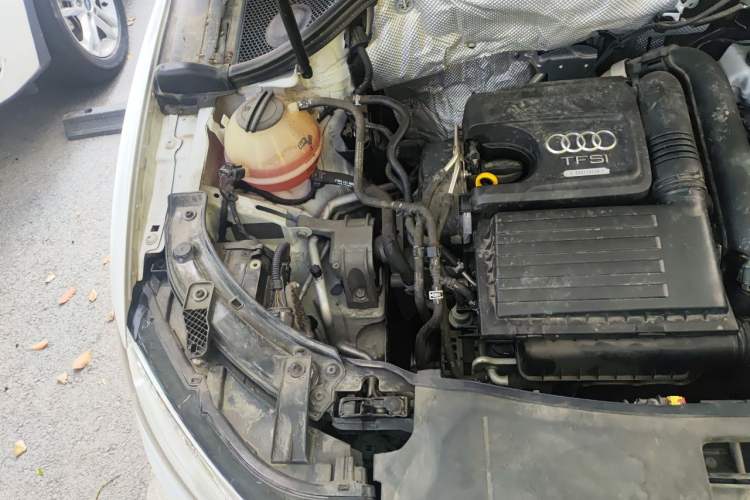 Used Audi Q3 2017 30 TFSI Standard Model Engine Bay Right