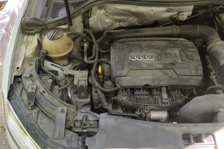 Used Audi Q3 2017 35 TFSI Fashion Model Engine Bay Right