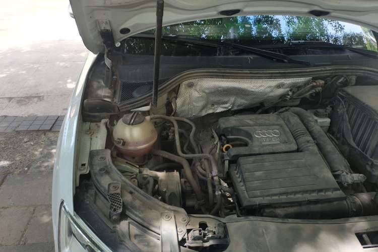 Used Audi Q3 2017 30 TFSI Fashion Model Engine Bay Right