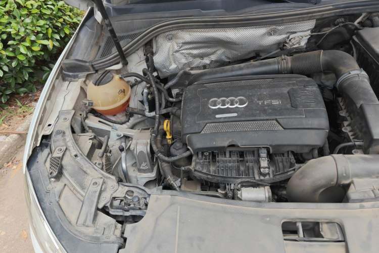 Used Audi Q3 2017 35 TFSI Fashion Model Engine Bay Right