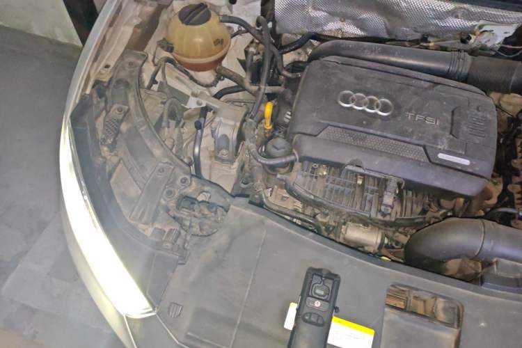 Used Audi Q3 2017 35 TFSI Fashion Model Engine Bay Right