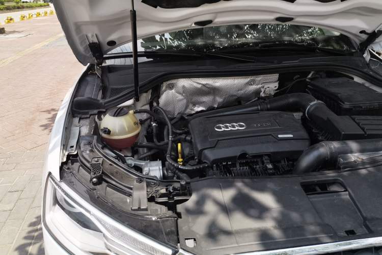 Used Audi Q3 2017 35 TFSI Fashion Model Engine Bay Right