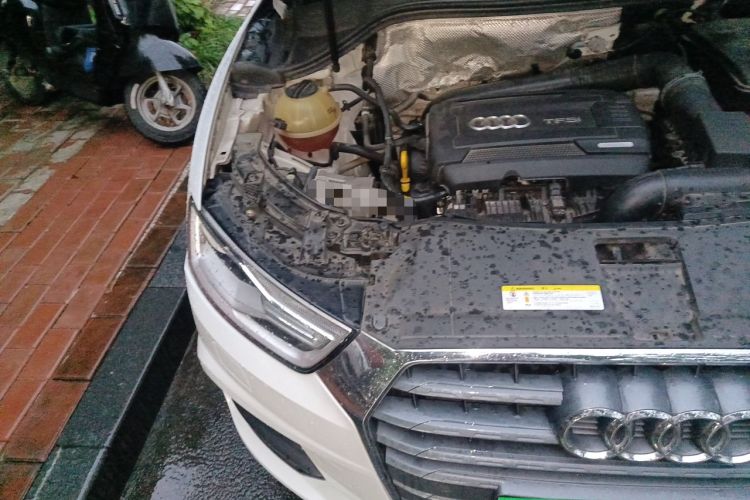 Used Audi Q3 2017 35 TFSI Fashion Model Engine Bay Right