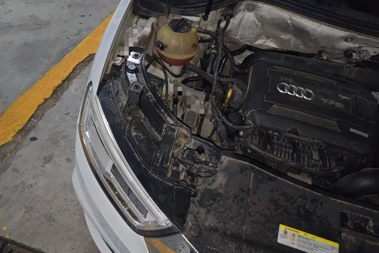 Used Audi Q3 2017 35 TFSI Fashion Model Engine Bay Right