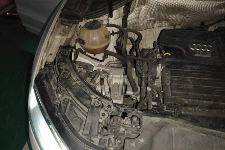 Used Audi Q3 2017 30 TFSI Fashion Model Engine Bay Right