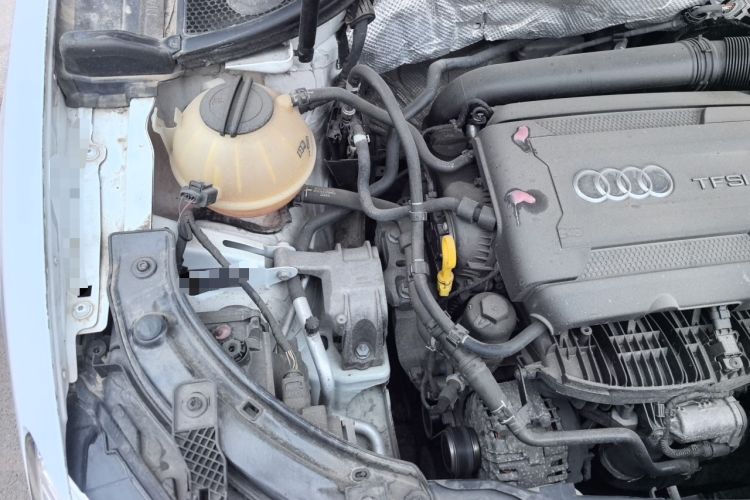 Used Audi Q3 2017 35 TFSI Fashion Model Engine Bay Right