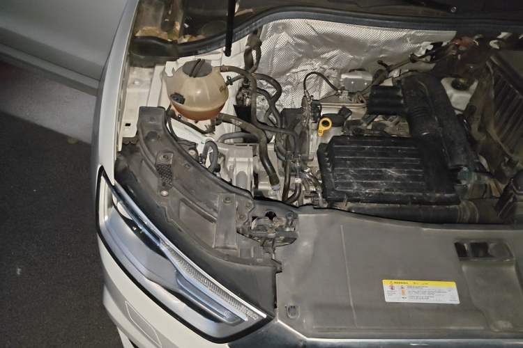 Used Audi Q3 2017 30 TFSI Fashion Model Engine Bay Right