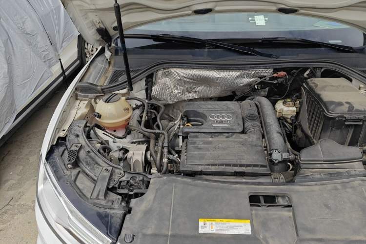 Used Audi Q3 2017 30 TFSI Fashion Model Engine Bay Right