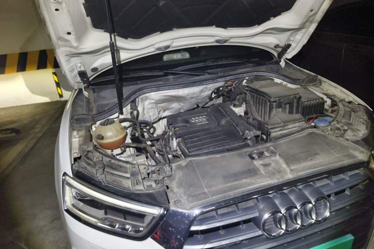 Used Audi Q3 2017 30 TFSI Fashion Model Engine Bay Right