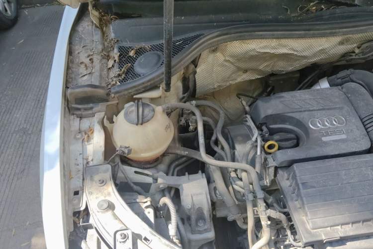 Used Audi Q3 2017 30 TFSI Fashion Model Engine Bay Right