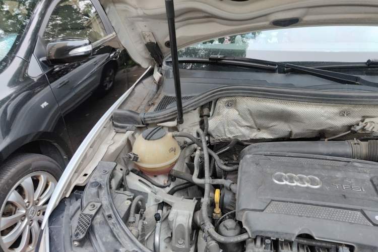 Used Audi Q3 2017 35 TFSI Fashion Model Engine Bay Right