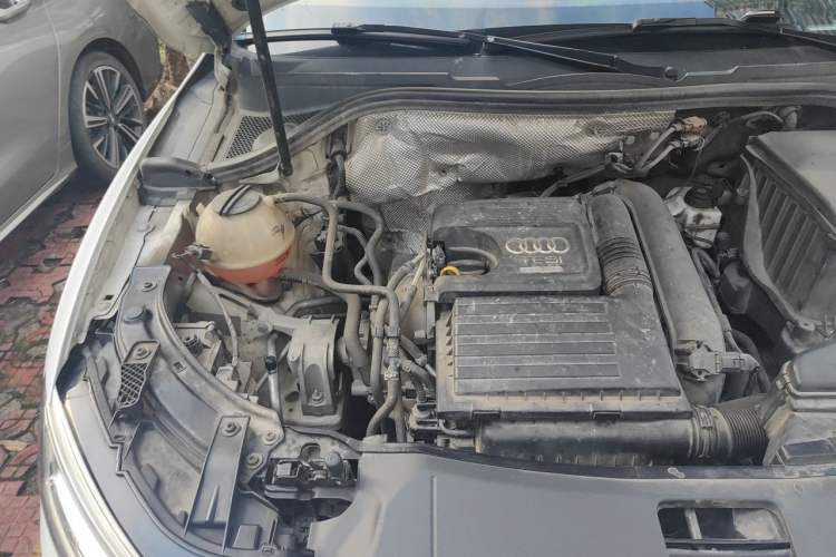 Used Audi Q3 2017 30 TFSI Fashion Model Engine Bay Right