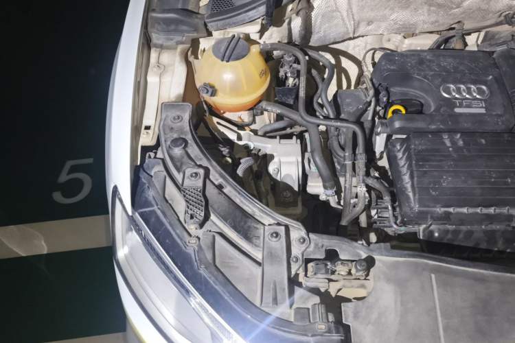 Used Audi Q3 2017 30 TFSI Fashion Model Engine Bay Right