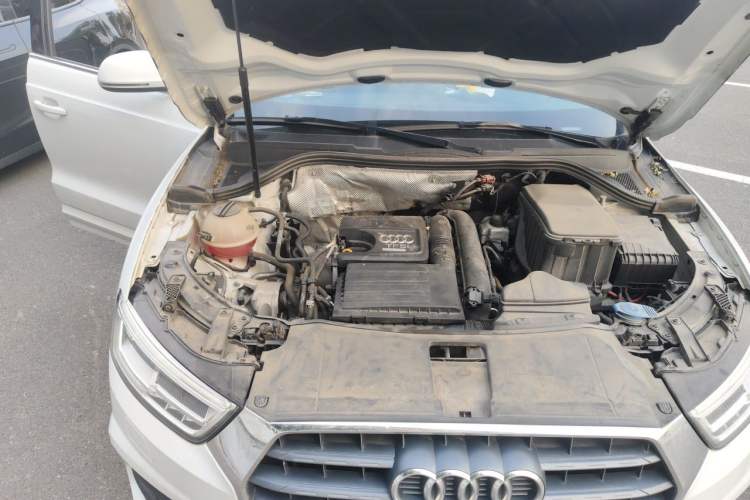 Used Audi Q3 2017 30 TFSI Fashion Model Engine Bay Right