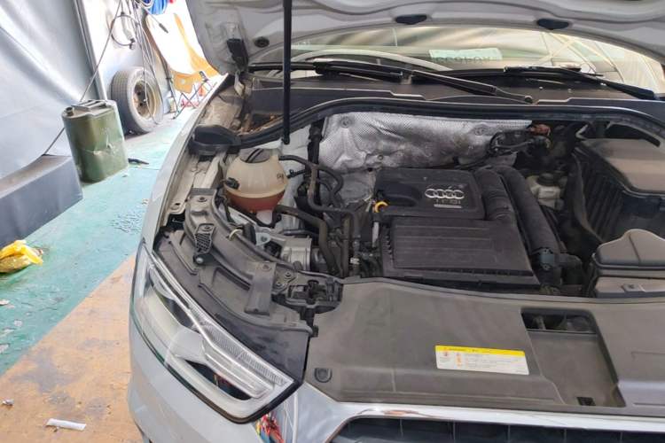 Used Audi Q3 2017 30 TFSI Fashion Model Engine Bay Right