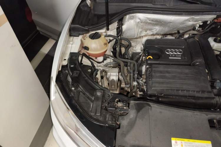 Used Audi Q3 2017 30 TFSI Fashion Model Engine Bay Right