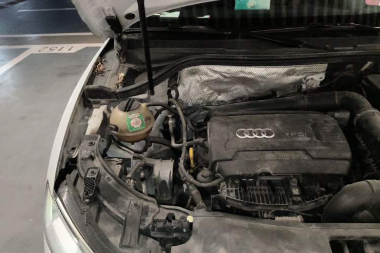 Used Audi Q3 2017 35 TFSI Fashion Model Engine Bay Right