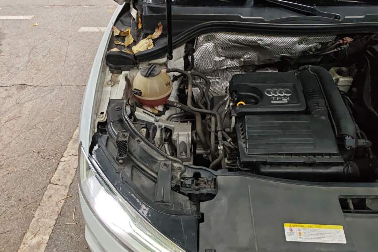 Used Audi Q3 2017 30 TFSI Fashion Model Engine Bay Right