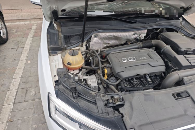 Used Audi Q3 2017 35 TFSI Fashion Model Engine Bay Right