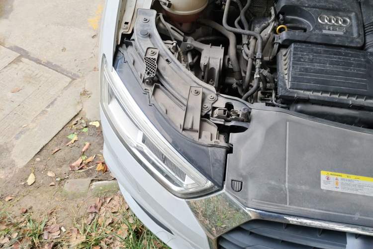 Used Audi Q3 2017 30 TFSI Fashion Model Engine Bay Right