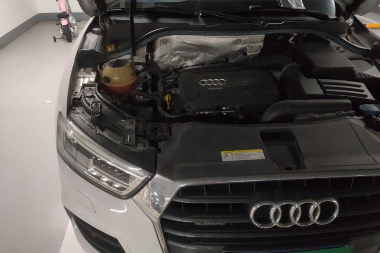 Used Audi Q3 2017 35 TFSI quattro all-wheel-drive sport model Engine Bay Right