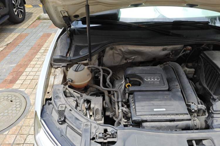 Used Audi Q3 2017 30 TFSI Fashion Model Engine Bay Right